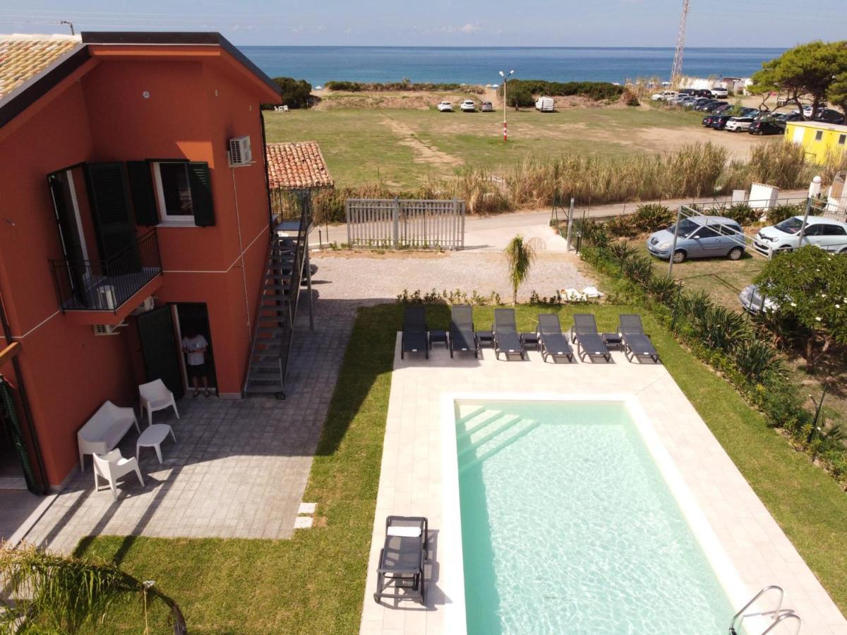 Salinelle Rooms Lascari Exterior foto